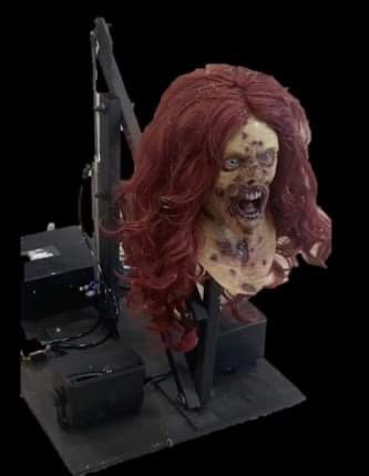 Female / male zombie screamers