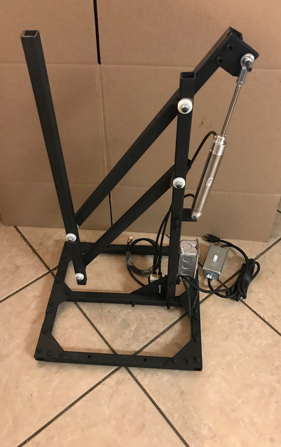 Thumbnail: Pop up mechanism  4 bar lifter 