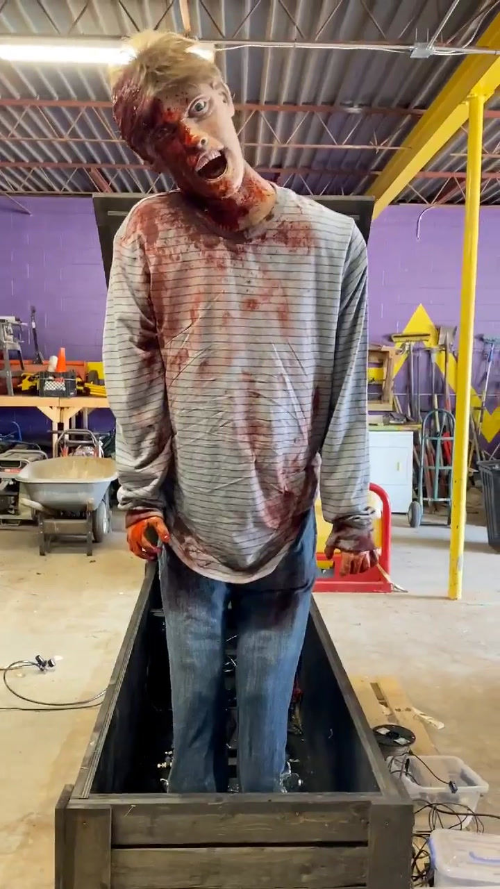 Animatronic Coffin Victim