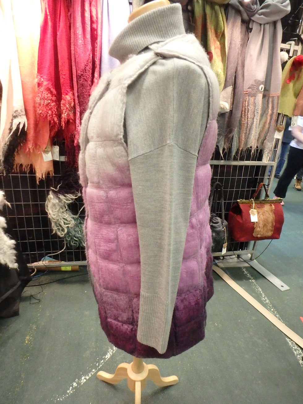 Miniaturbild: wool nuno hand felted warm cozy vest