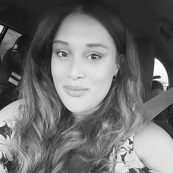 Sharnae Profile Picture (1)_edited.jpg