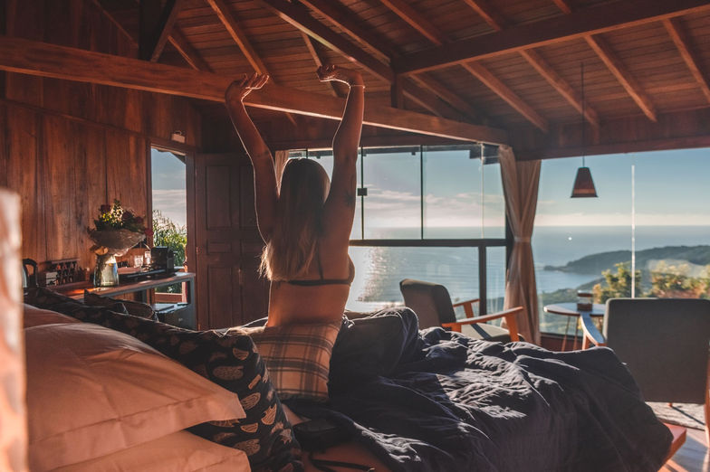 Sol do Amanhecer com Linda Vista da Praia do Rosa no Chalé Master Plus 8