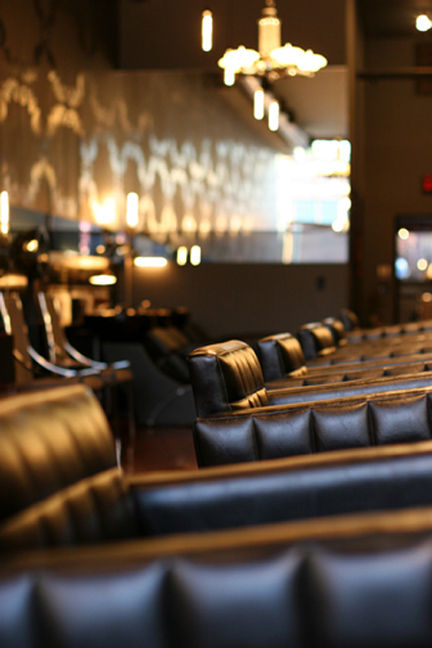 Mission 1011 Salon