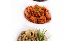 Tricolore Belgische EK tapenade: mangohummus, olijven- en tomatentapenade 