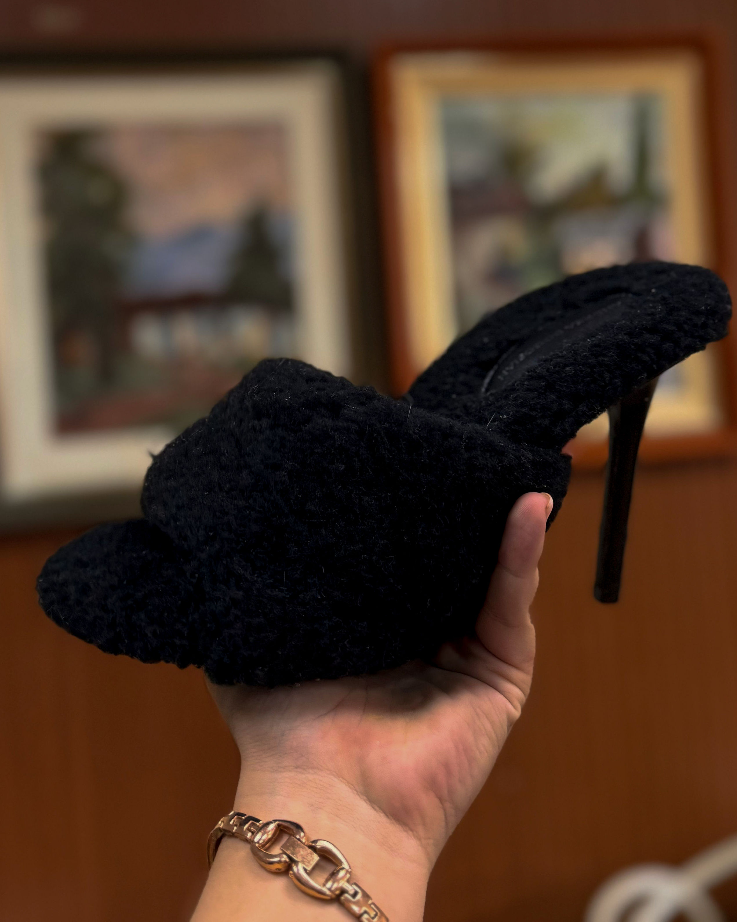 Sandalia Pelucia Andrea Bogosian