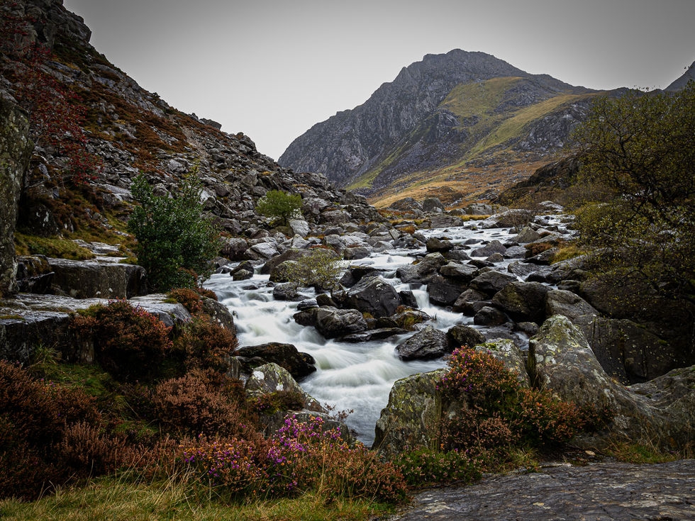 Llyn Ogwen [Ogwen Falls] Snowdonia