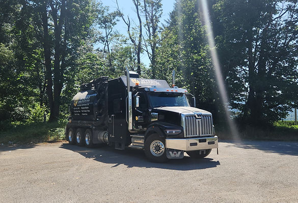 Hydrovac truck_edited.jpg