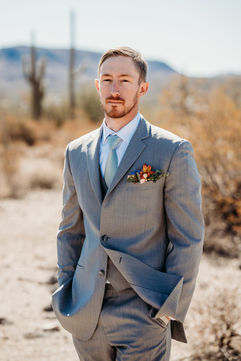 bride and groom portaits, bride and groom posing ideas, desert arizona wedding