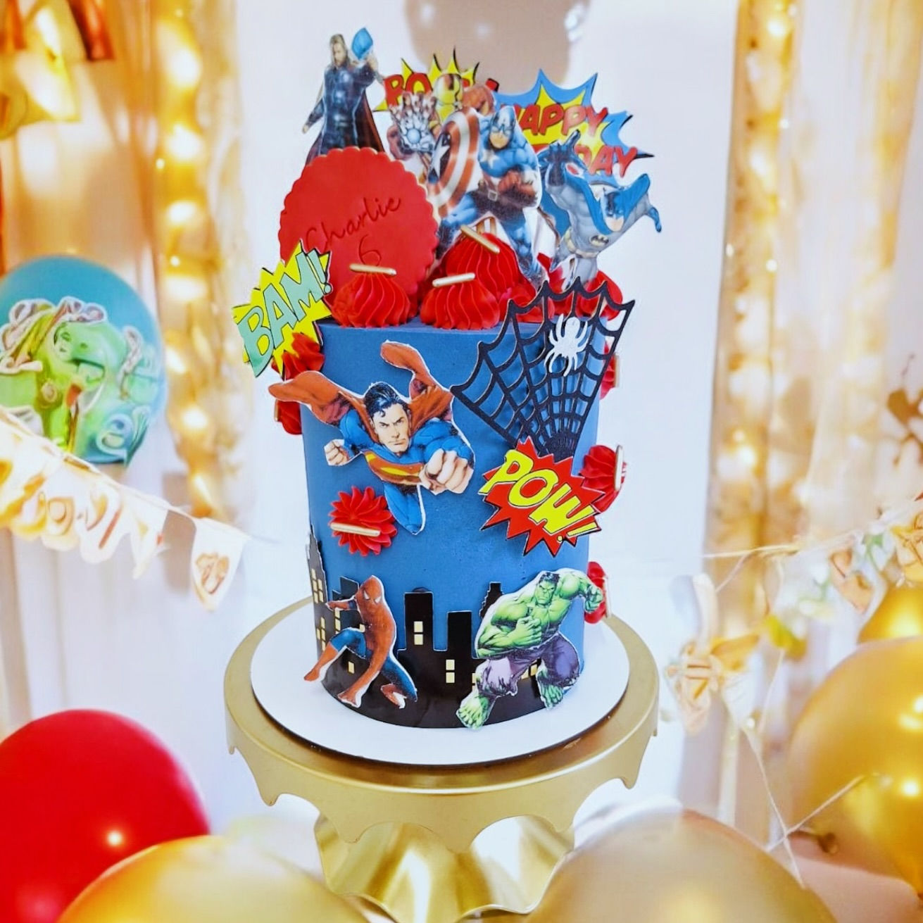 SUPER HEROS Marvel Cake