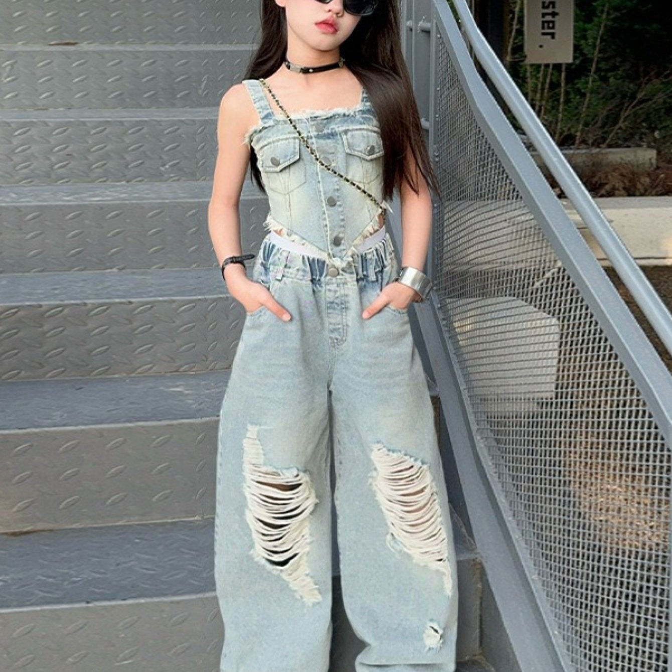 Rori's Westcoast Two-Piece Outfit