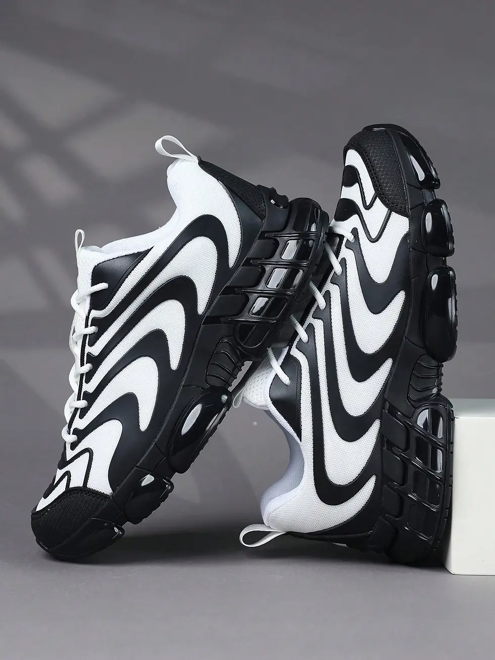 Thumbnail: The Shoe Platform Men's Cyclone Sport Sneakers 
