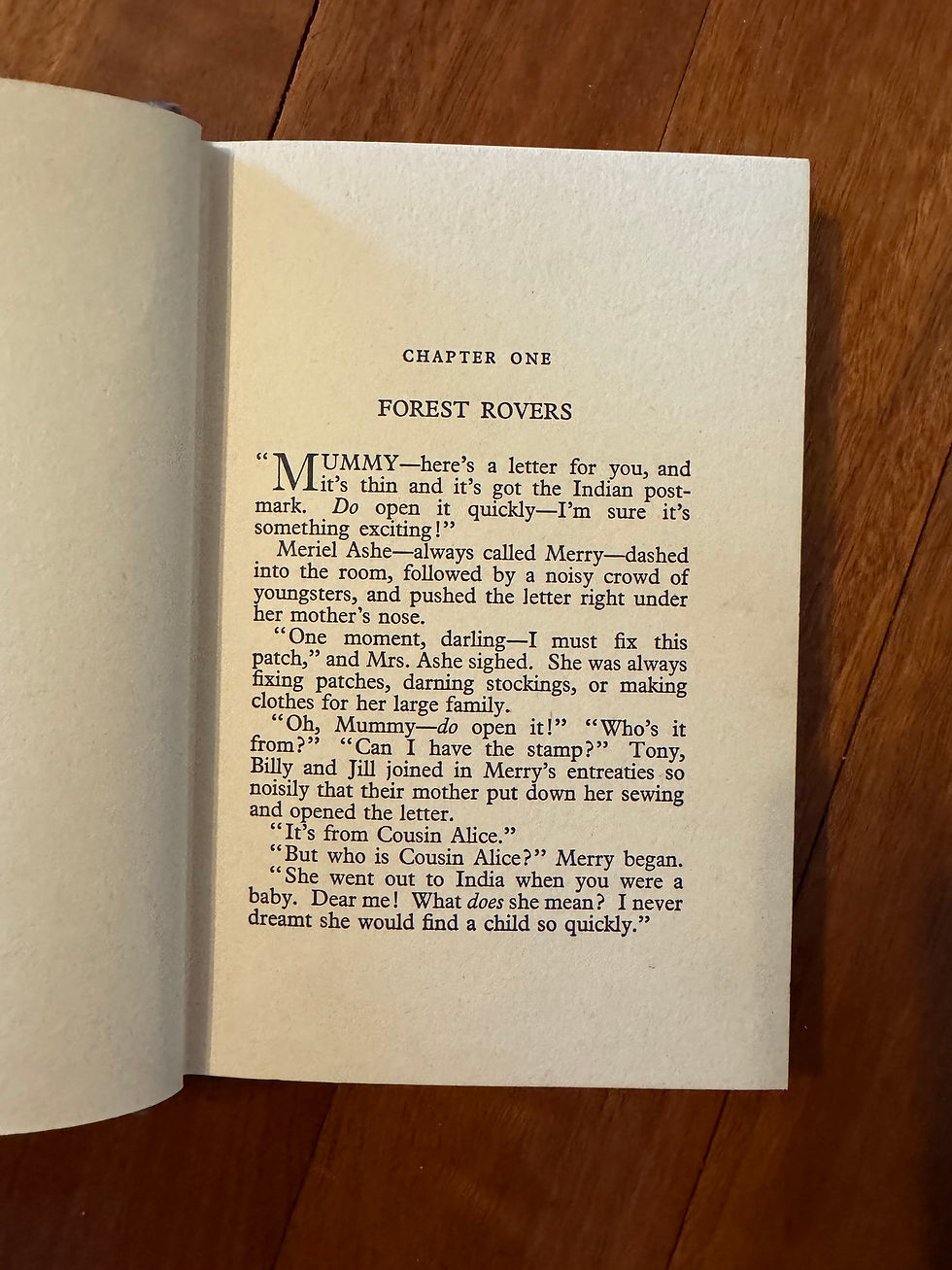 Thumbnail: The House in the Oak Tree by Katharine L. Oldmeadow - Hardcover Vintage