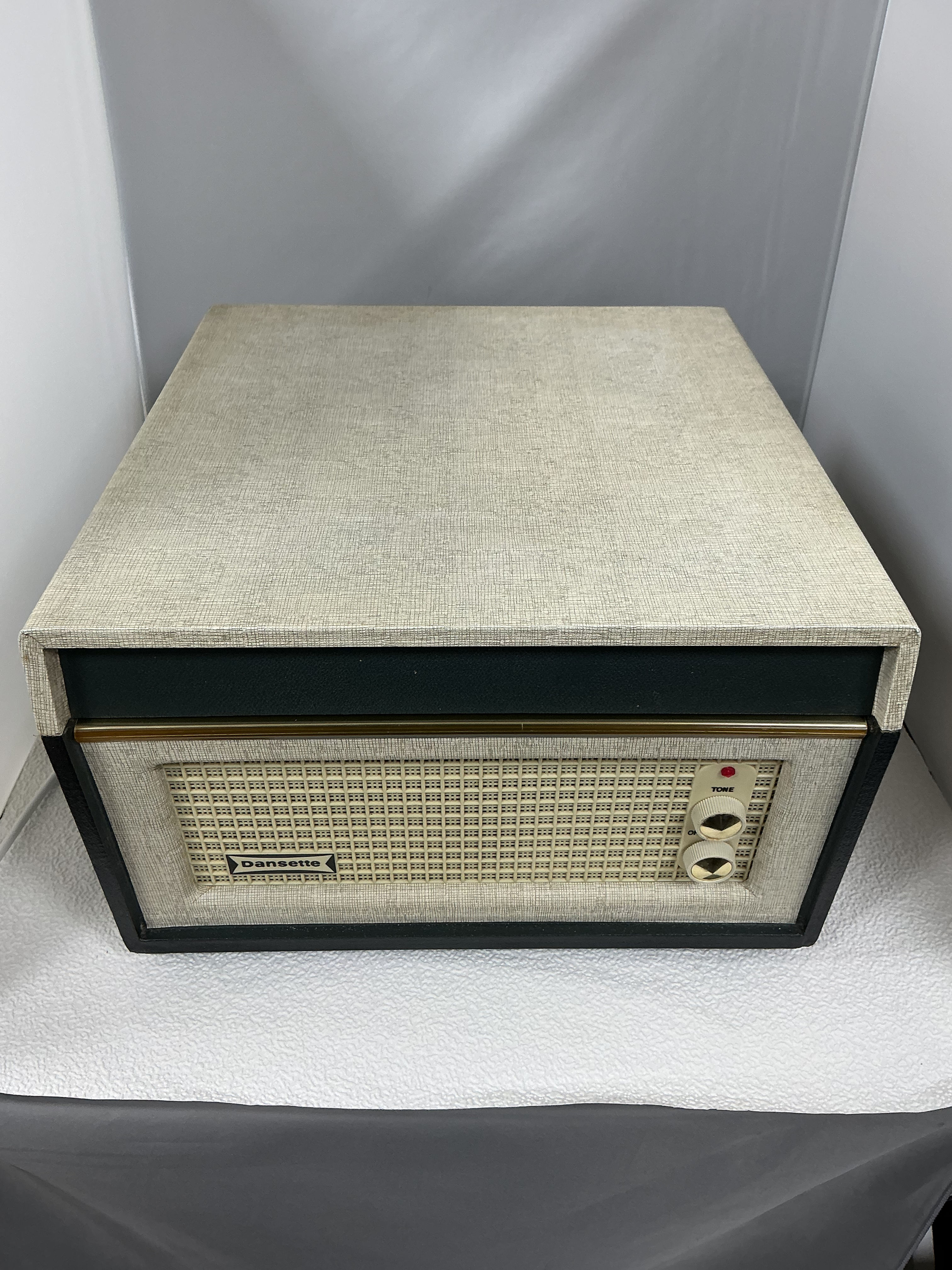 Dansette Bermuda Dark Grey and White