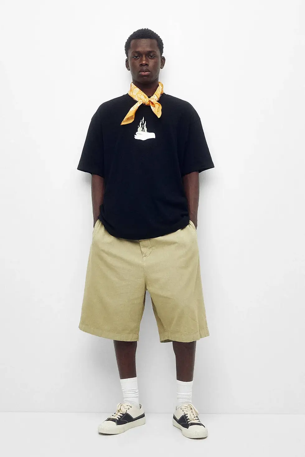 Thumbnail: Pull & Bear Kontrast desenli kısa kollu t-shirt 07242521