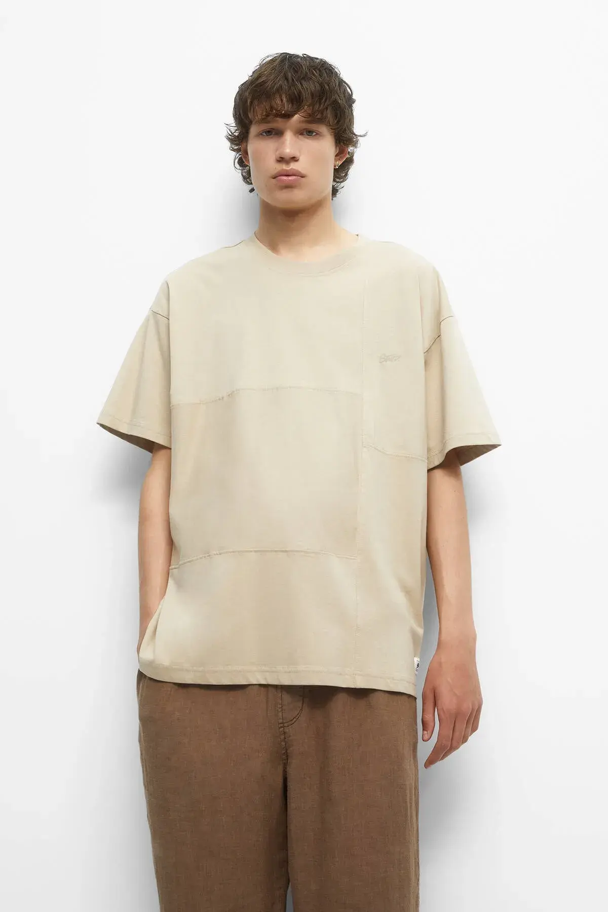 Pull & Bear Stwd Kısa Kollu Mikro Delikli Dekolte Detaylı T-shirt 07241511