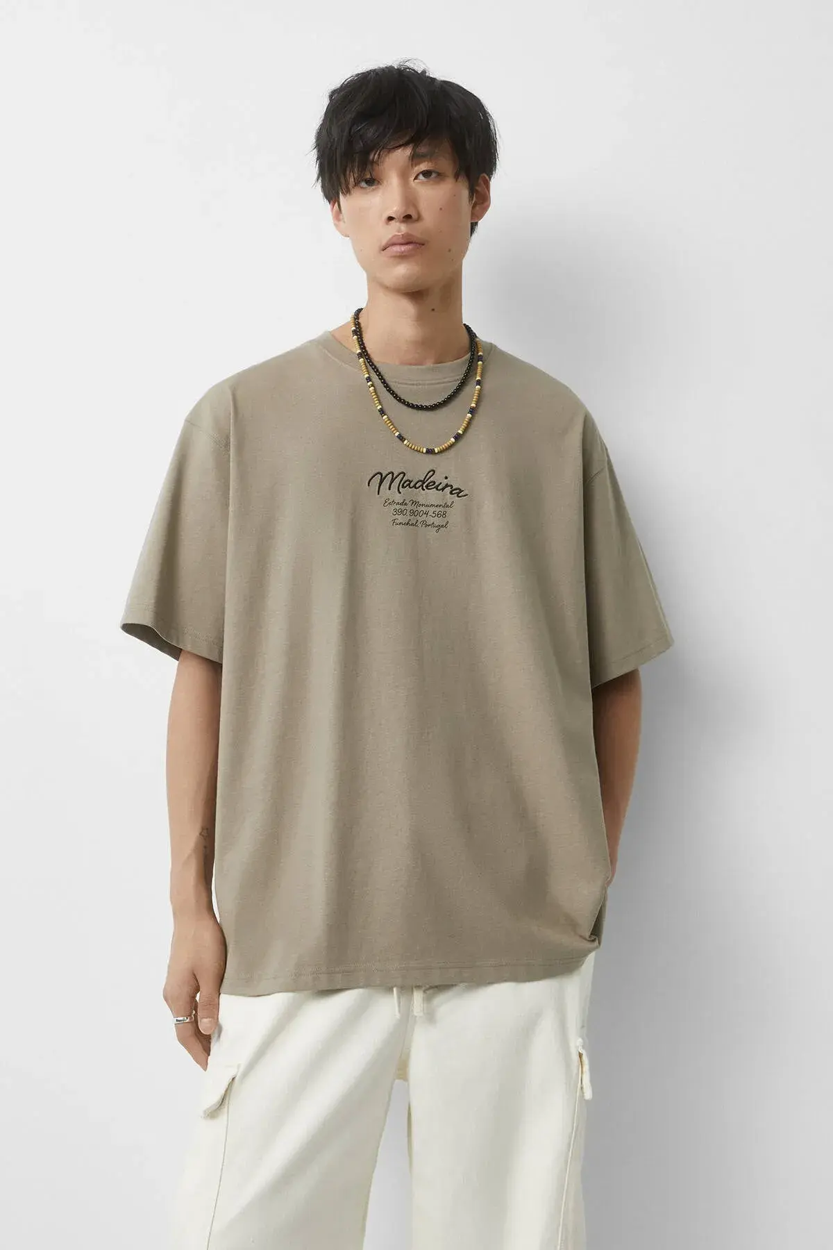 Pull & Bear Şehir desenli kısa kollu t-shirt 07242573