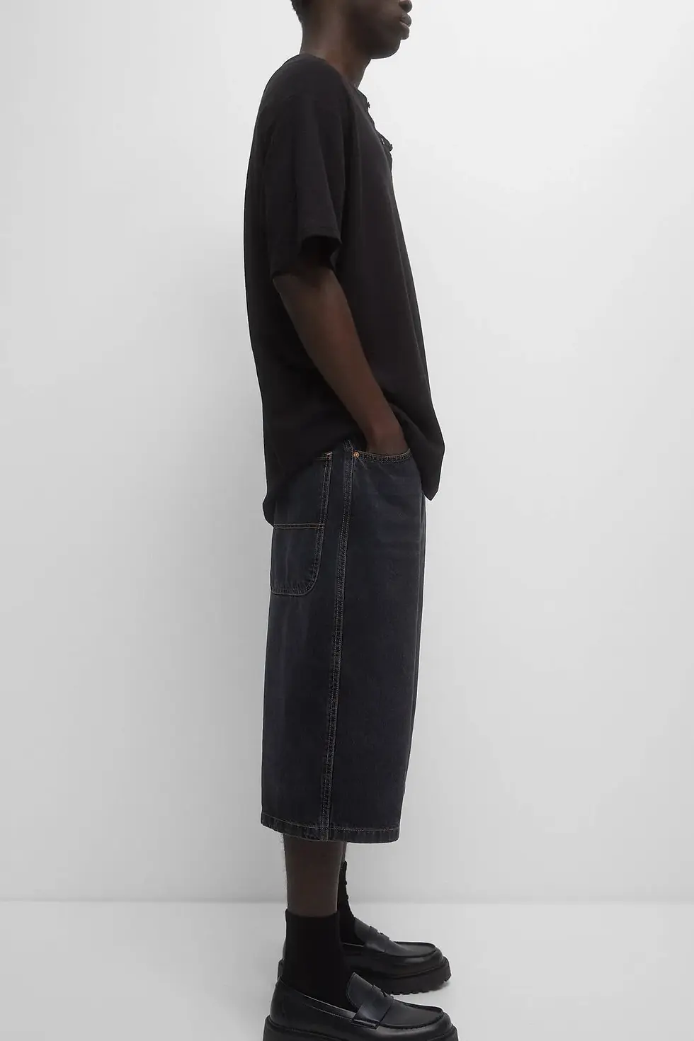 Thumbnail: Pull & Bear Kısa kollu düğmeli yaka t-shirt 07242507