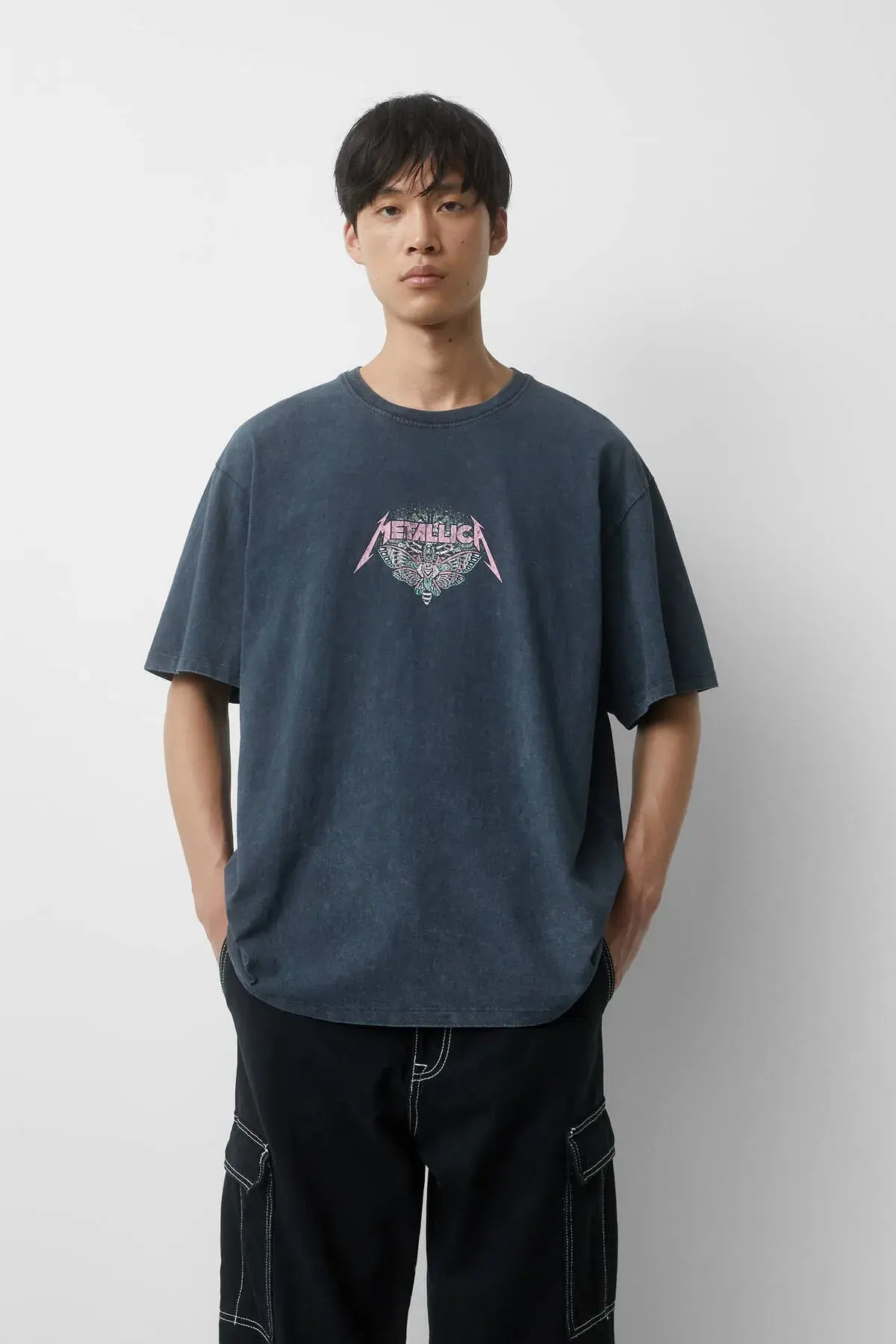 Pull & Bear Kısa kollu gri Metallica t-shirt'ü 07241943