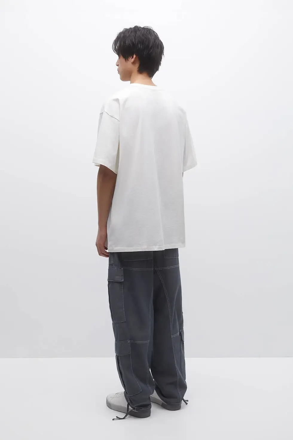 Thumbnail: Pull & Bear Erkek Beyaz Gorillaz t-shirt 04230522