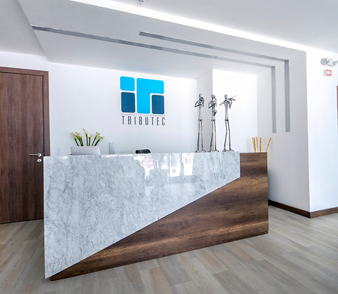 Diseño y remodelación de oficinas Tributec en Quito. Proyecto de SAVAGE Deco and Build