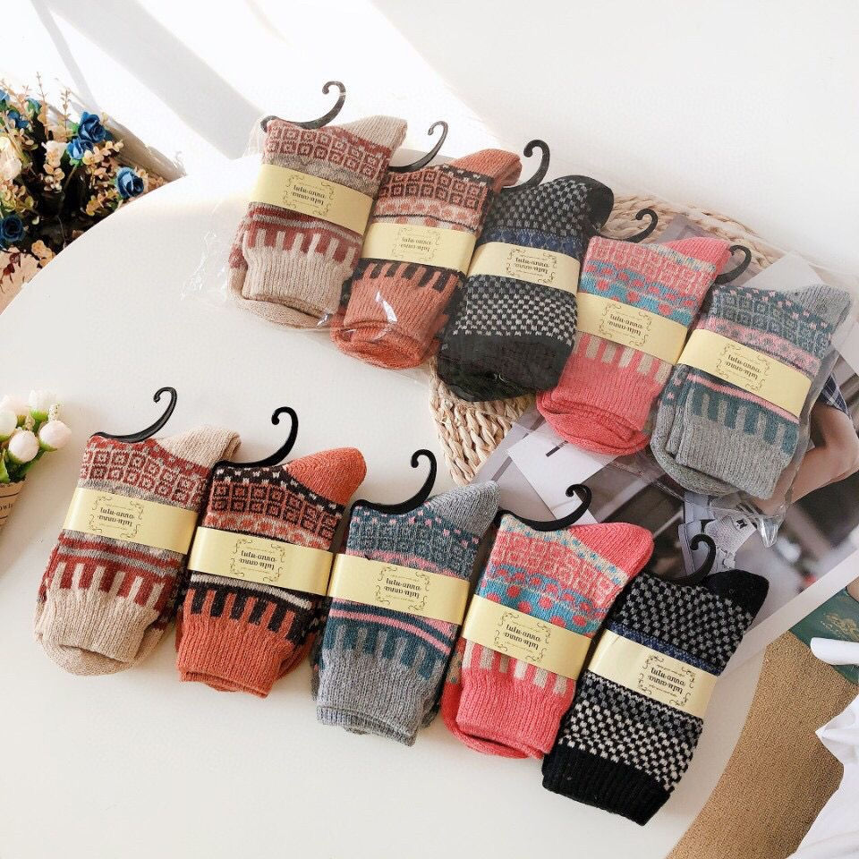 Thumbnail: Japanese Tutu Totem Wool Socks