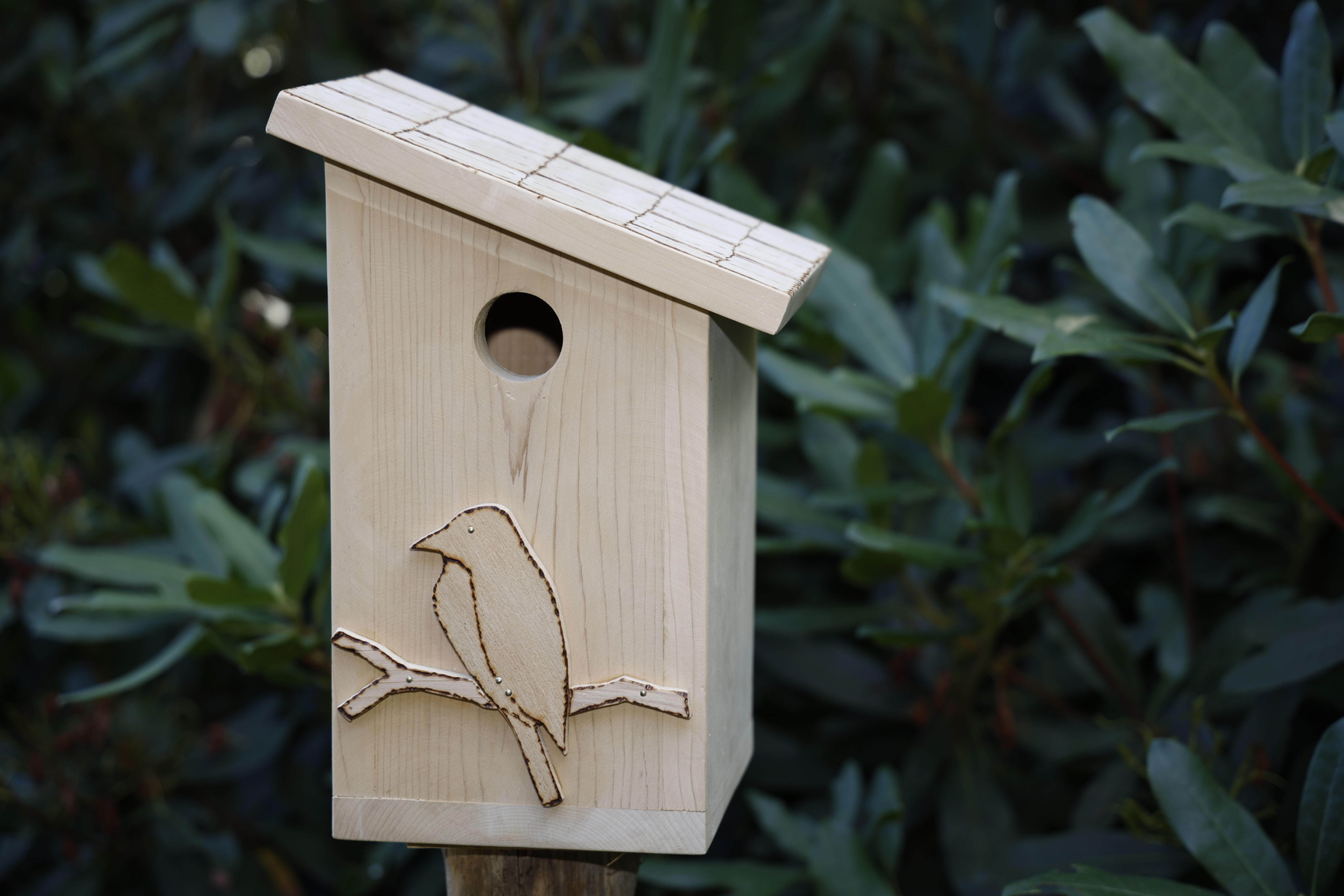 Bluebird Slant-Roof Natural: Handcrafted Wooden Bluebird Nesting Box