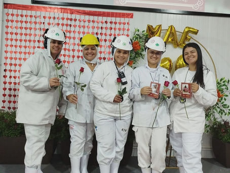 Astra Foods realiza homenagem especial de Dia das Mães para colaboradoras