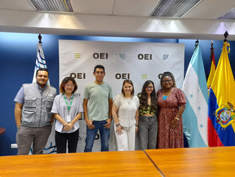 Ganadores del Concurso de Excelencia Educativa viajaron a Honduras
