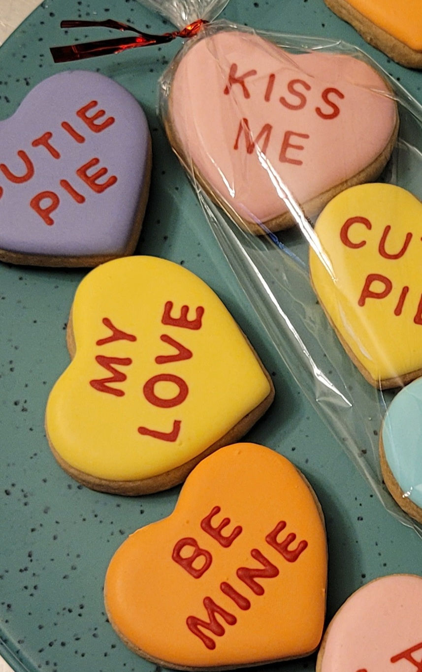Heart cookies: 'Kiss Me', 'My Love', 'Be Mine', 'Cutie Pie'