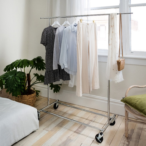 5 Reasons Wheeled Clothing Racks Offer More Storage Flexibility