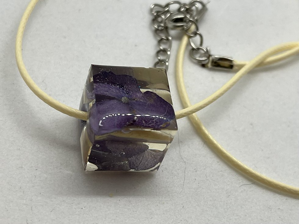 Thumbnail: Ketting met hortensiakraal