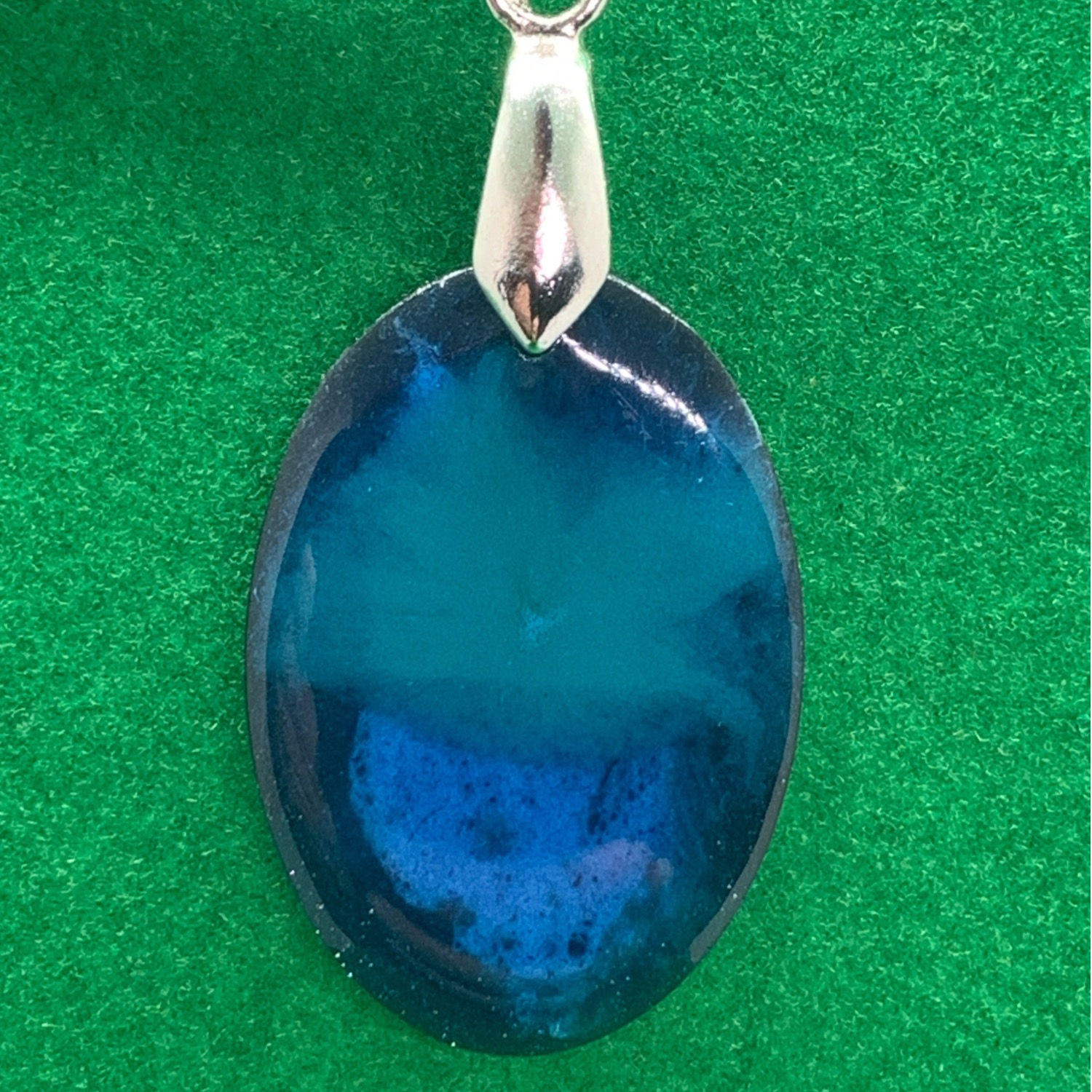 Blauwe ovalen hanger 