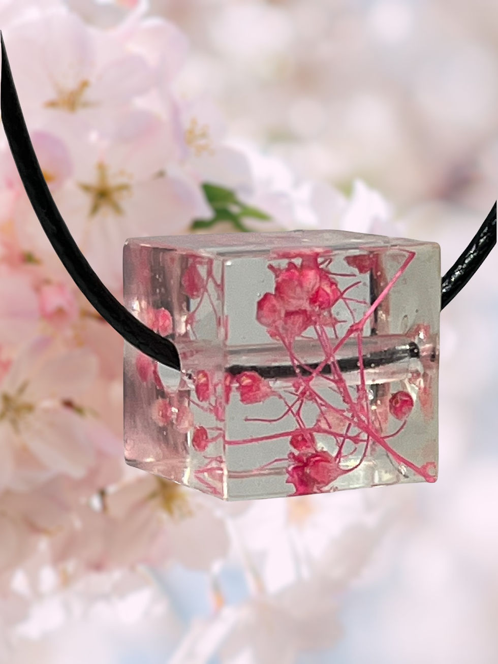 Roze bloemetjeskraal aan ketting 