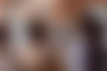 gerente apresentando dados em reunião