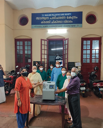 Oxygen concentrator donation by Kanika Womens Forum