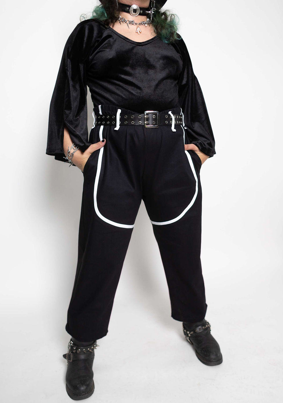 Thumbnail: Chap Outline Pants