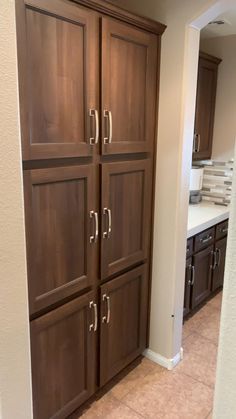 Madera solida para dar un toque elegante a tus gabinetes