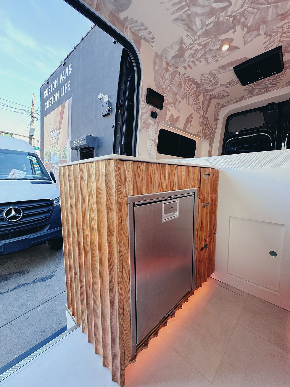 camper van with all the amenities and gen 3 standard starlink satellite internet