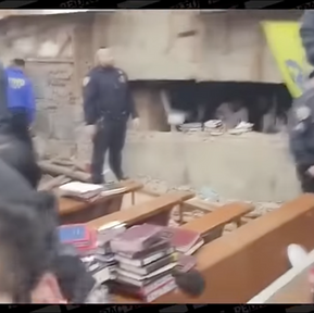 Why are there HIDDEN Tunnels Under Jewish Synagogue in New York City?