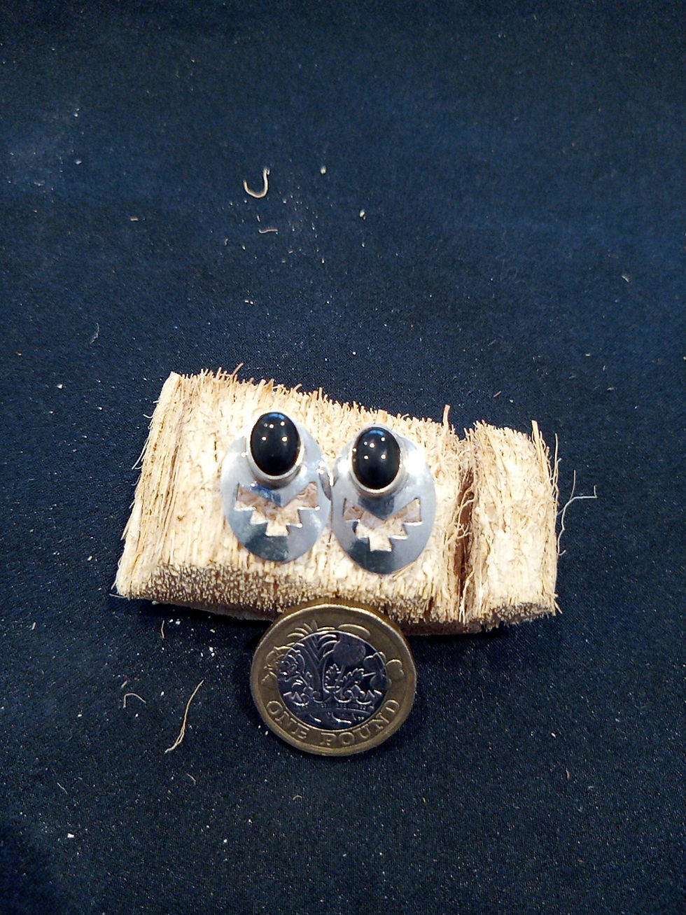 Thumbnail: Contemporary stud earrings: jet & silver