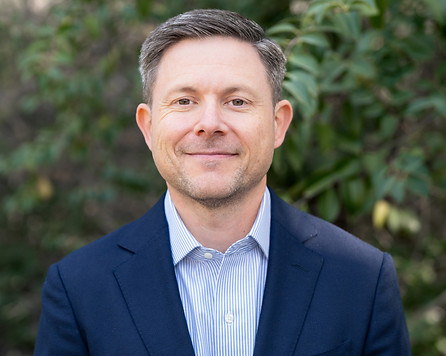 headshot cropped 2.JPG