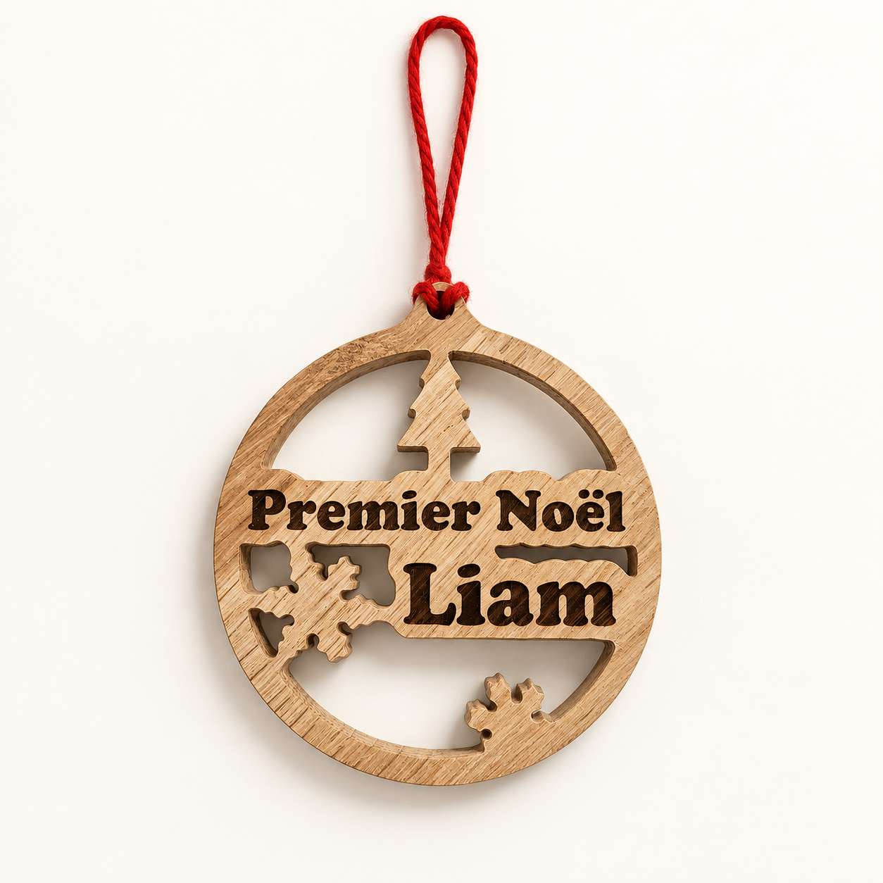 Boule Premier Noël personnalisée en bois avec prénom de bébé