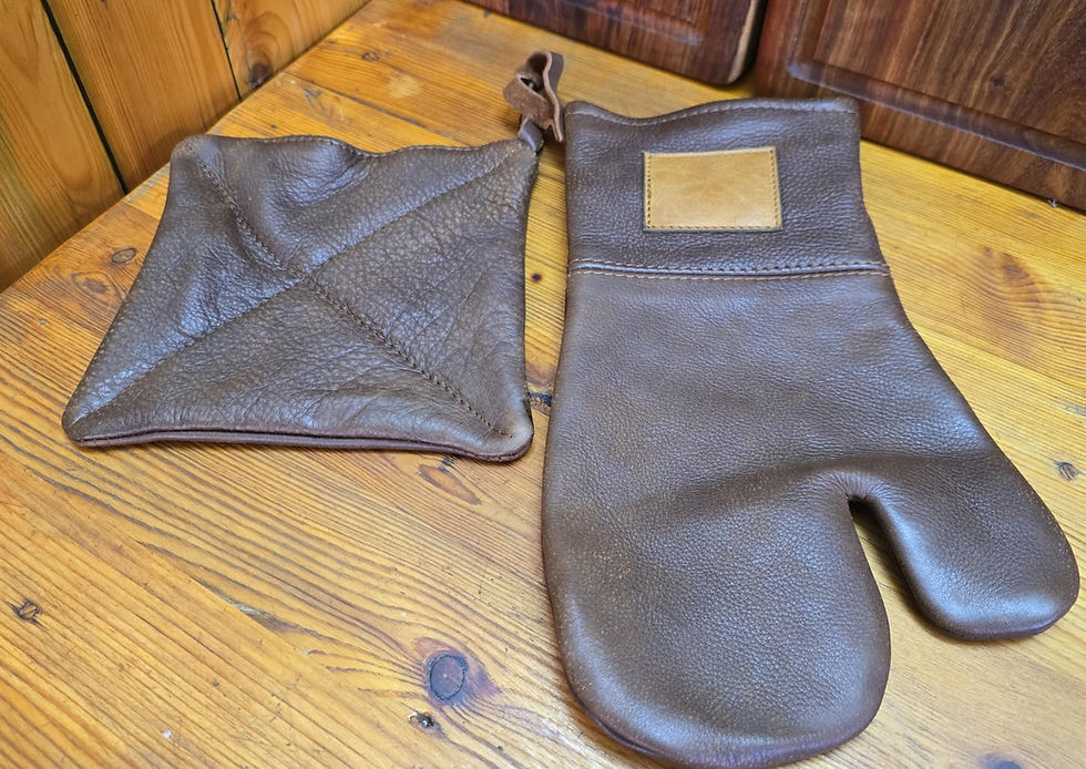 Thumbnail: Buffalo Leather Oven Mitt & Pot Holder Set