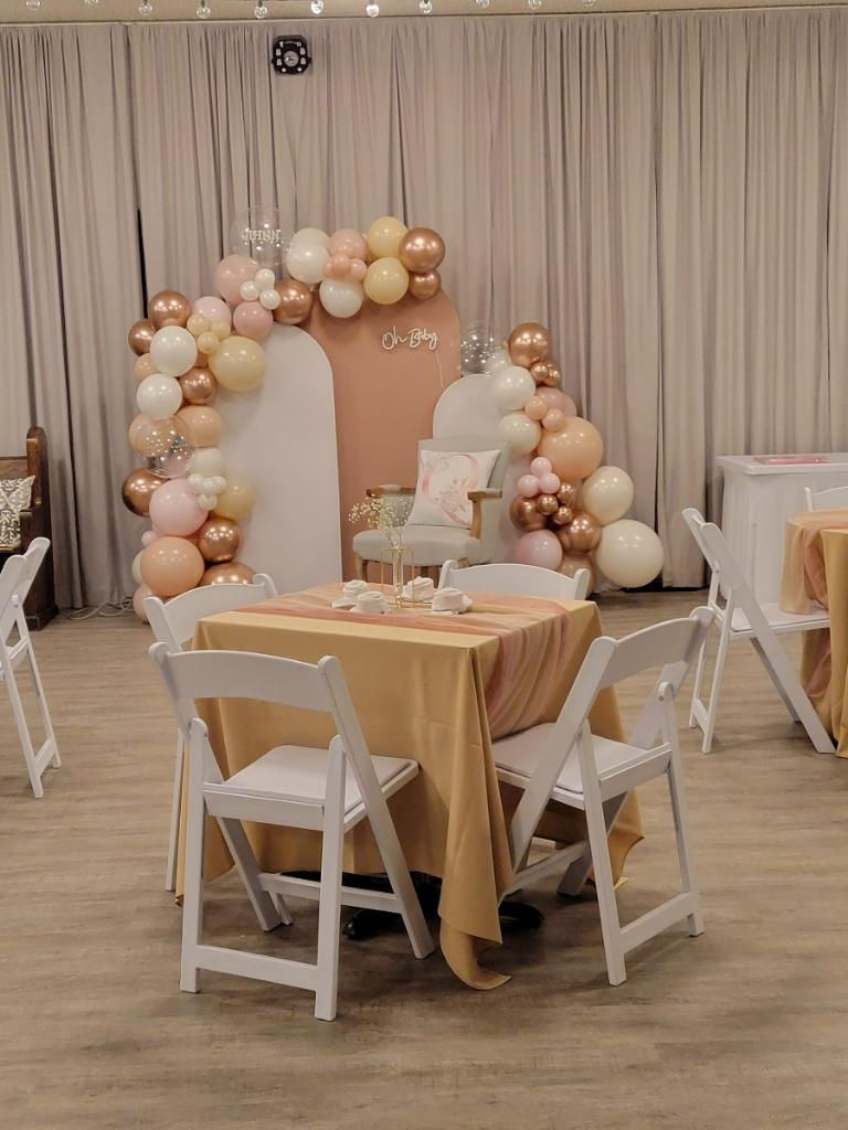 Thumbnail: Half-Length Table Linens