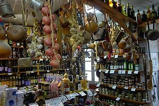 A l'intérieur, on trouve de tout.