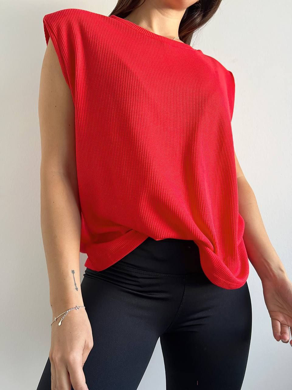 Miniatura: MUSCULOSA TITA