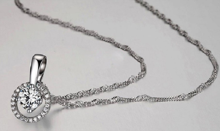Thumbnail: Silver Plated Romantic Crystal Necklace