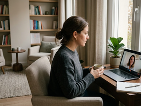 ¿Es mejor hacer terapia holística online o presencial?