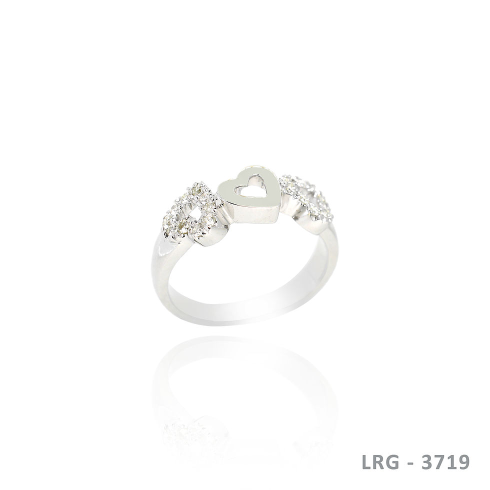 Thumbnail: 14K-WG Three Heart Design Diamond Ring