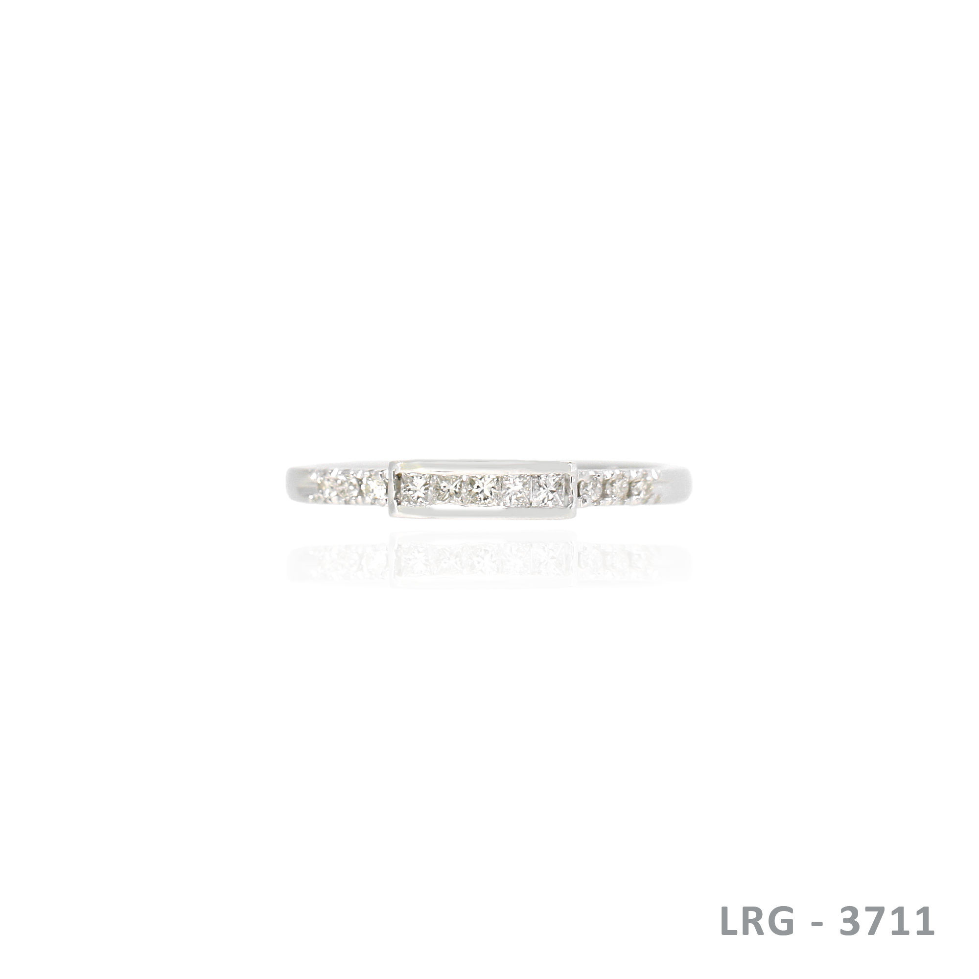 14K-WG Princess Cut with Side Diamond Ring